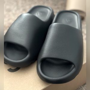 Adidas YZY Slide Granite. Size 5 M Size 6 W